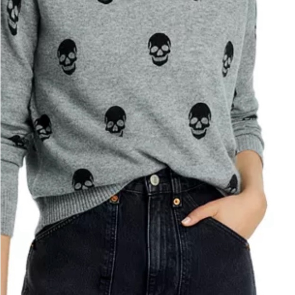 Gray Skull Pattern 100% wool Sweater - Picture 2 of 7